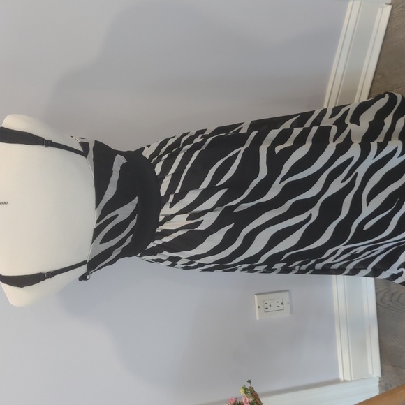 NWOT WHITE HOUSE BLACK MARKET EVENING - Picture 2 of 5